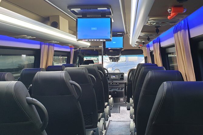 1-15 persons Taxi or Bus Transfer Airport Amsterdam to Amsterdam - The Experience in Detail