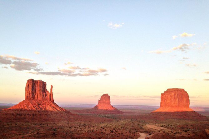 1.5 Hour Tour of Monument Valley's Loop Drive - Experience the Beauty of Monument Valley on a 1.5-Hour Loop Drive Tour