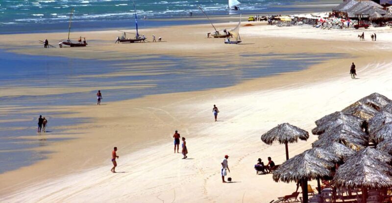 1 Day Adventure: Explore Ceará's Beaches - The Grand Finale: Canoa Quebradas Vibrant Beach Scene