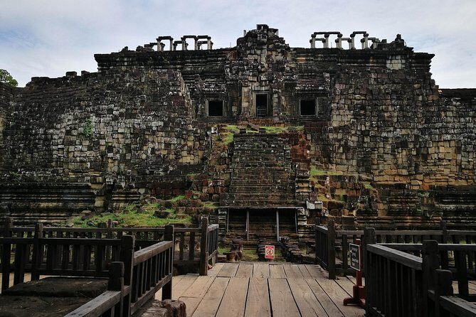 1-Day Angor Wat Small Circuit Tour with Sunset - First Impressions: A Well-Balanced Day of Temples and Culture