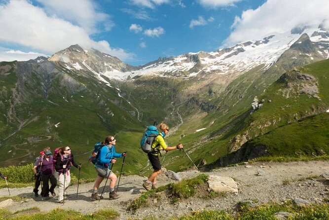 1 day CARPATHIAN PEAKS & CHALETS hike - Key Points