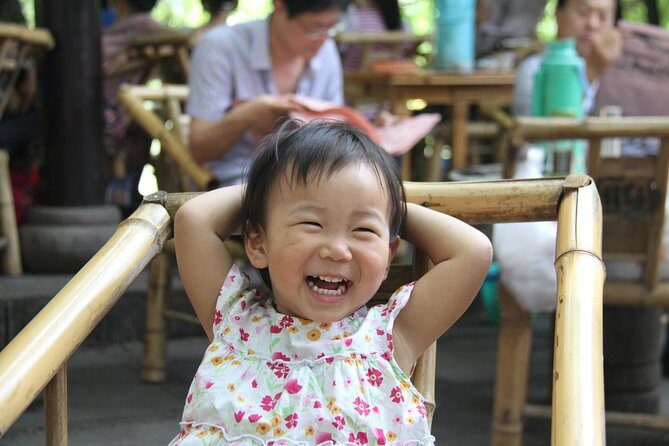 1-Day Chengdu Layover Tour: Panda Base, city central with Round Airport Transfer - Exploring Chengdu in a Day: A Detailed Review