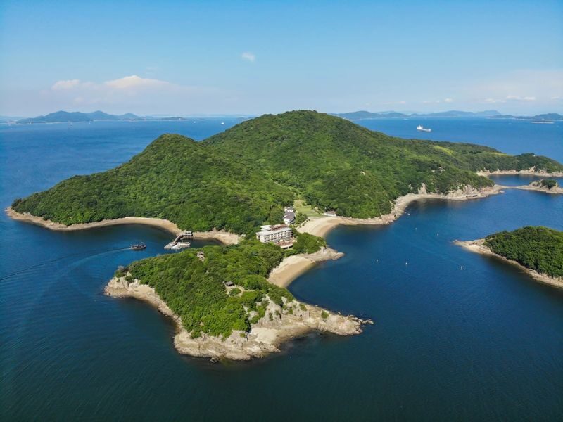 1-Day Fukuyama Tour: Castle, Tomonoura Port Town, and Sensui-jima - Fukuyama Castle sets the day in motion