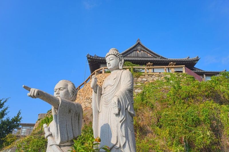 1-Day Fukuyama Tour: Castle, Tomonoura Port Town, and Sensui-jima - A five-minute ferry ride leads to Sensui-jima