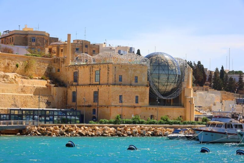 1-Day Hop-On Hop-Off Bus + Harbour Cruise (CMO) - Key Points