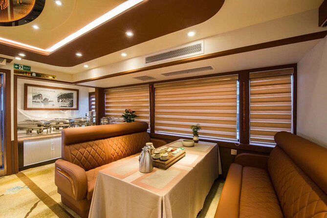 1 day Li River cruise & Yangshuo countryside private day tour - Exploring the Details of the Li River & Yangshuo Tour