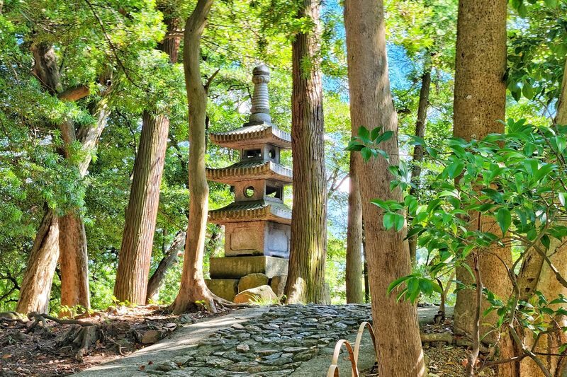1-Day Tour: Castles & Canals in Hikone & Omi Hachiman (from Nagoya) - Omi Hachiman’s moat from the water