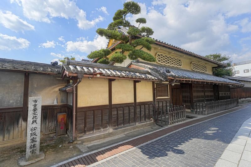 1-Day Tour: Takehara Historical Townscape & Rabbit Island - Coastal Views, Ruins and Free Time