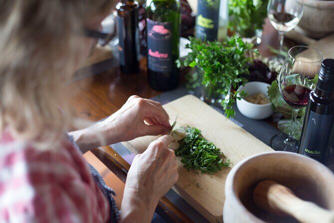 1 Hour and Half Mojo Sauce Workshop With Winery Tour - A Closer Look at the Mojo Sauce Workshop with Winery Tour