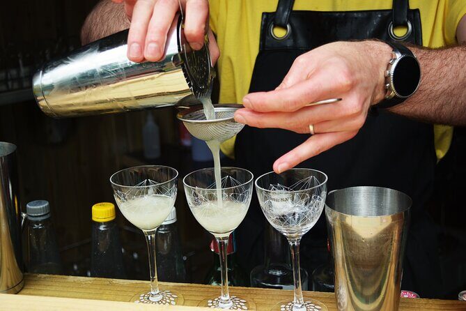 1-Hour Cocktail Masterclass Experience in Dublin - Key Points