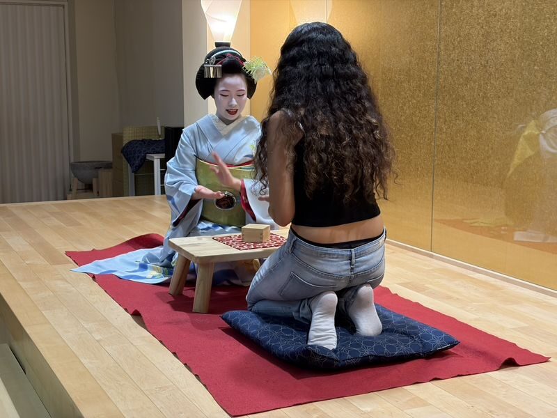 1-Hour Geisha/Maiko Show in Kyoto - Who should book this Kyoto maiko experience?