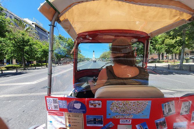 1 hour in Tuk Tuk to access the famous viewpoints of Lisbon - Who Should Consider This Tour?