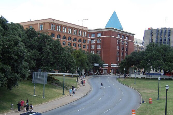 1-Hour JFK Assassination Walking Tour - Key Points