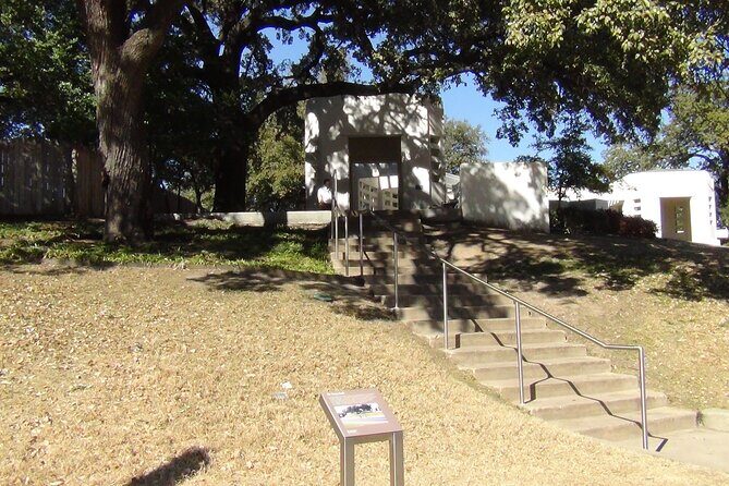 1-Hour JFK Assassination Walking Tour - Who Should Consider This Tour?