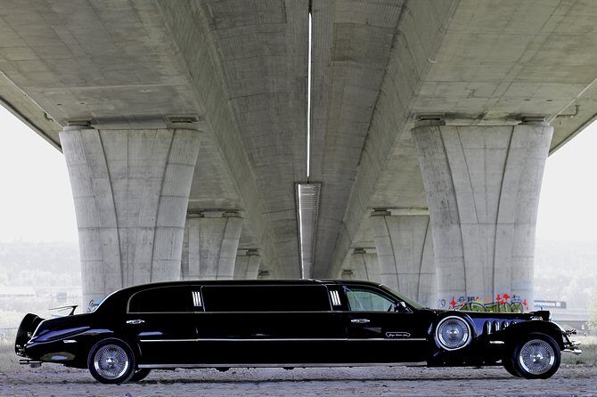 1 hour ride in vintage limousine - Why Choose a Vintage Limousine Ride in Prague?