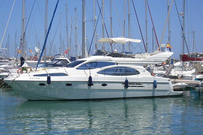 1 Hour Sail + Spanish Lunch or Dinner for 2 People in a Luxury Motor Boat - FAQs