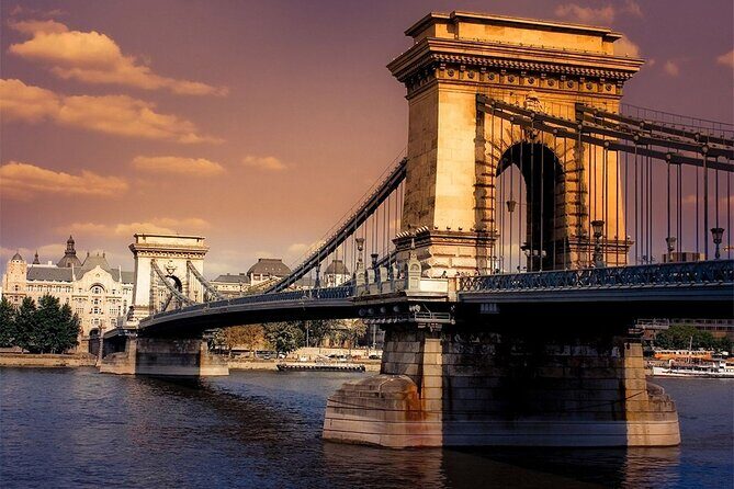 1 Hour Sightseeing Cruise in Budapest - Who Is This Cruise For?