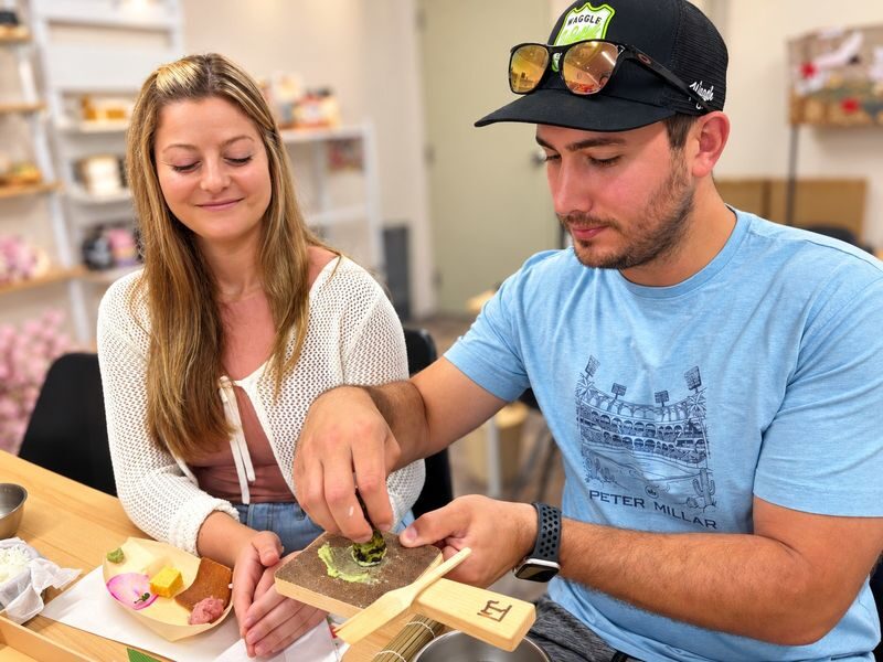 1-Hour Sushi Bento Making in Tsukiji Fish Market - Who will enjoy this most