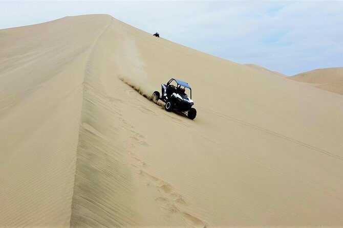1-hour tour in a Polaris vehicle / Huacachina desert - Key Points