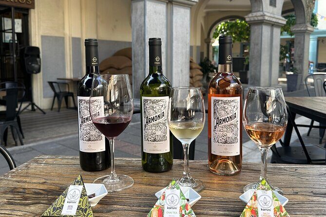 1-hour Wine Tasting and Pepa de Oro Chocolates Experience - Key Points