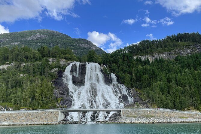 1 night Hardangerfjord Private Fjord-cruise - Exploring the 2-Day Hardangerfjord Yacht Cruise