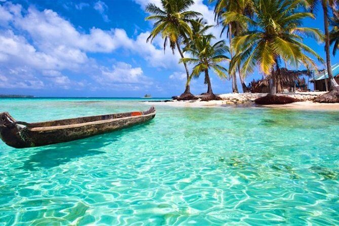 1- or 2-Night in Island Aroma Bungalow with Private Bathroom - Experience the San Blas Islands in Comfort: 2-Night Island Aroma Bungalow Stay