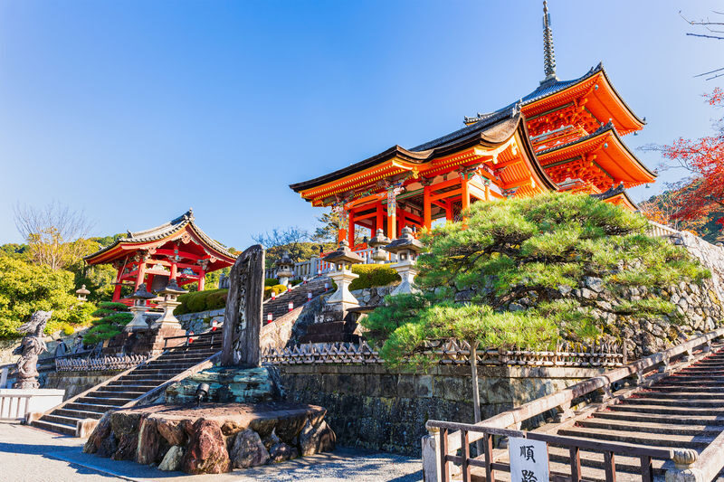 1 Person Group: Meet adorable deer, stroll through ancient capitals: Kyoto, Nara, Osaka Kansai classic panoramic one-day tour - Kiyomizu-dera and the old lanes below it