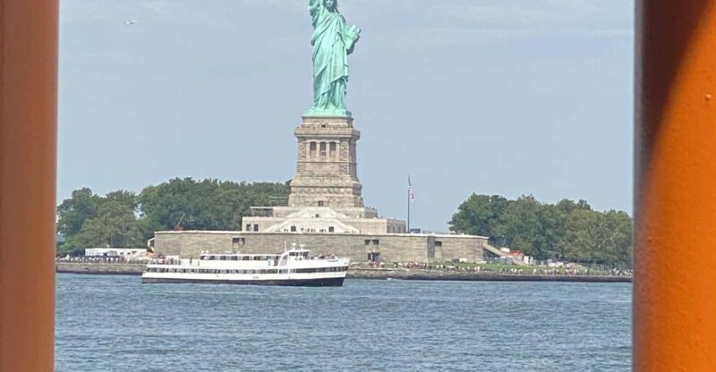 #1 Six Hour Bus Tour and Boat Ride By The Statue of Liberty - What the Reviews Say