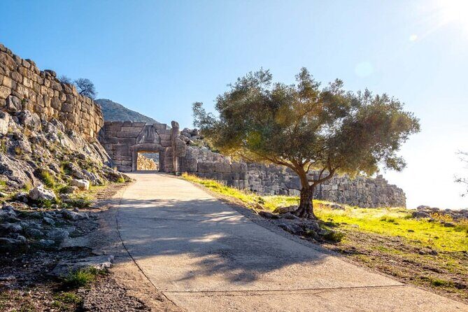 10 Day Group Tour, Mycenae, Delphi, Meteora, Santorini & Mykonos - FAQ