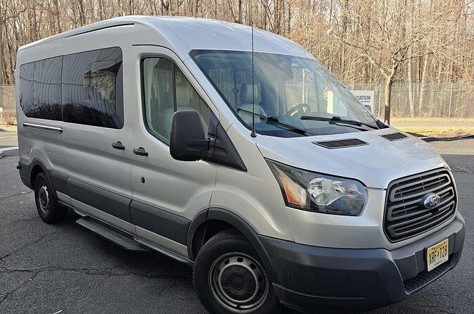 10 Passenger Van from EWR Newark Airport to Times Square - Who Will Love This Service?