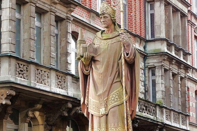 10 secrets of Hamburg's old town - exciting scavenger hunt tour - The Sum Up
