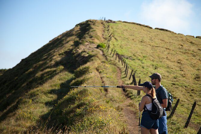 10 Volcanos hiking private tour in Faial - Exploring the Volcanic Heart of Faial: A Comprehensive Review of the 10 Volcanoes Hike