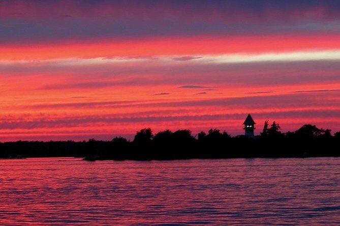 1000 Islands Sunset Cruise from Clayton, NY - A Relaxing Sunset on the St. Lawrence River: The 1000 Islands Cruise from Clayton, NY