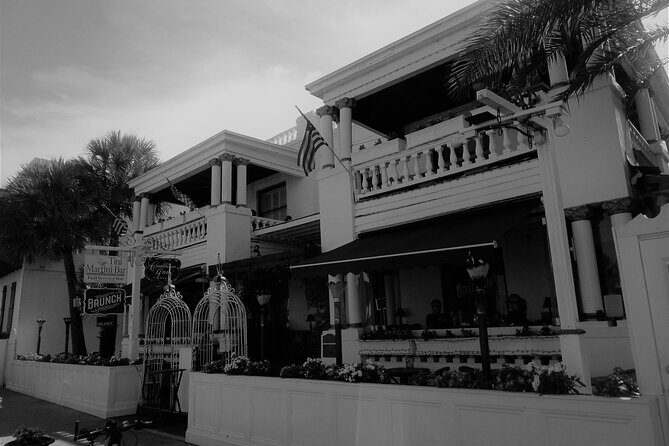 10:30pm Shadows of the Supernatural Tour - What Sets This Tour Apart