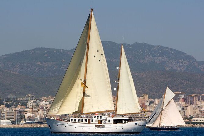 1,5 Hour sunset Tour on a Historical Boat with music DJ &, drinks - An Authentic Sailing Experience on Barcelona’s Coast