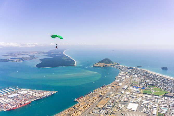 15,000ft Tandem Skydive in Bay of Plenty - Exploring the 15,000ft Tandem Skydive in Bay of Plenty