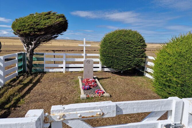 1982 War Memorials and Points of Interest in Falkland Islands - Who Will Enjoy This Tour?