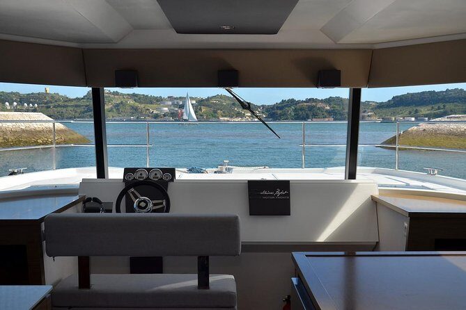 1H power catamaran up to 18 people in Lisbon - Final Words