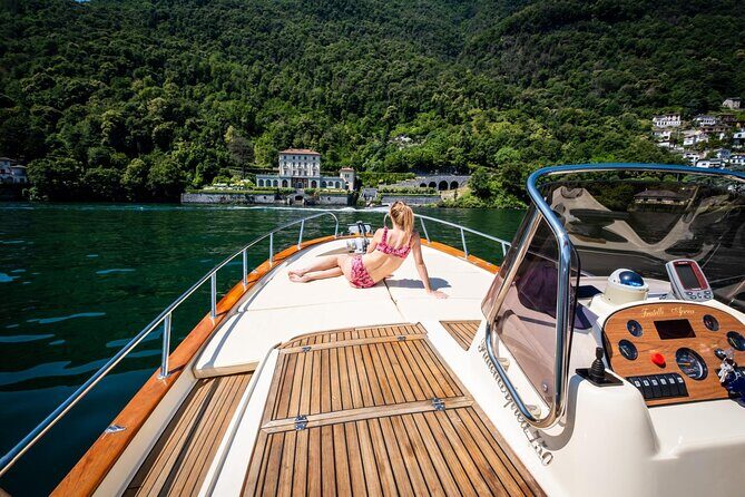 1H Private Cruise on a beautiful wooden speedboat on Lake Como - Starting Point and Overall Atmosphere