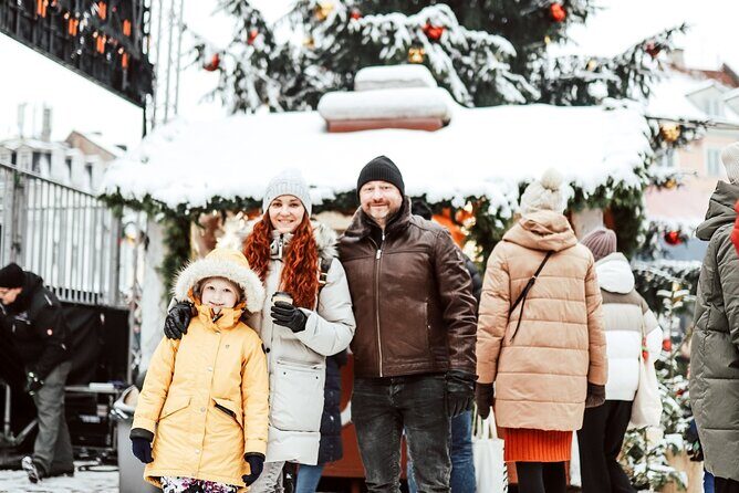 1H Private Photoshoot in Old Town of Riga - An In-Depth Look at the Riga Photoshoot Experience