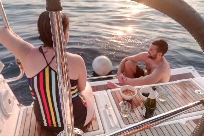 1h Refreshing Sailing Tour in Barcelona with Open Bar & Snacks - A Close Look at the 1-Hour Barcelona Sailing Tour