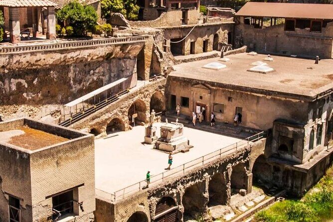 2.00 pm - Pompeii and photos Panoramca di Napoli (Afternoon) - FAQs