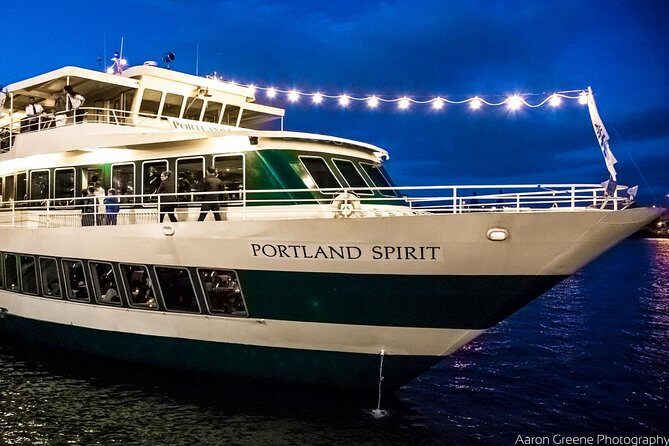 2.5-hour Dinner Cruise on Willamette River - Portland’s Willamette River: A Dinner Cruise with a View