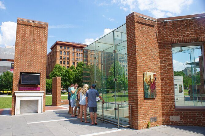 2.5 Hour Philadelphia History Tour with Washington War Tent Show - A Closer Look at the Itinerary