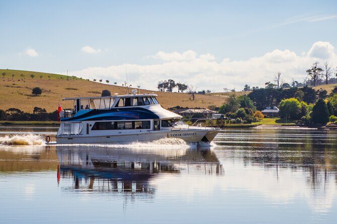 2.50 hour Afternoon Discovery Cruise including Cataract Gorge departing at 3 pm - A Relaxed, Scenic Voyage on Launceston’s Tamar River
