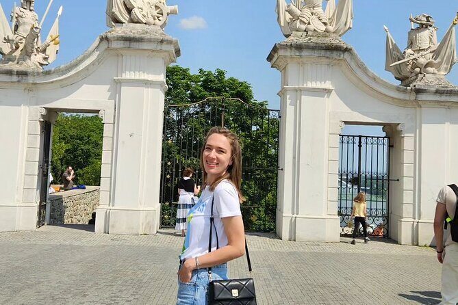 2-Day Budapest and Bratislava Private Guided Tour From Vienna - Detailed Breakdown of the Itinerary