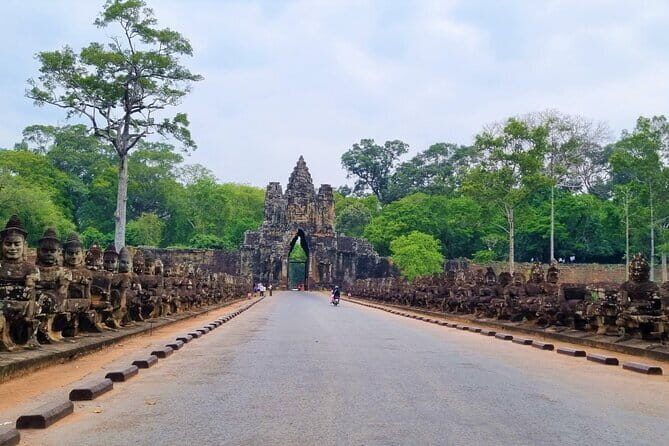 2 Day Cambodia Private Guided Tour in Angkor Temples - Exploring the Angkor Temples: A Deep Dive