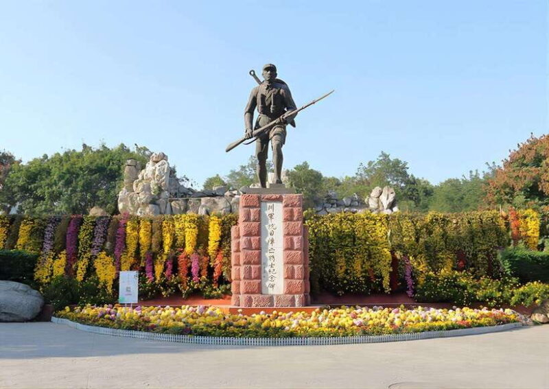 2-Day Chengdu Sanxingdui Ancient Wonders Tour - Day Two: From Pandas to Historic Streets