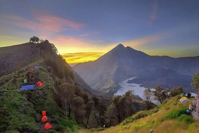 2 Day Guided Hiking to Mount Rinjani Senaru Crater Rim - Exploring Mount Rinjani: A detailed look at the 2-day trek