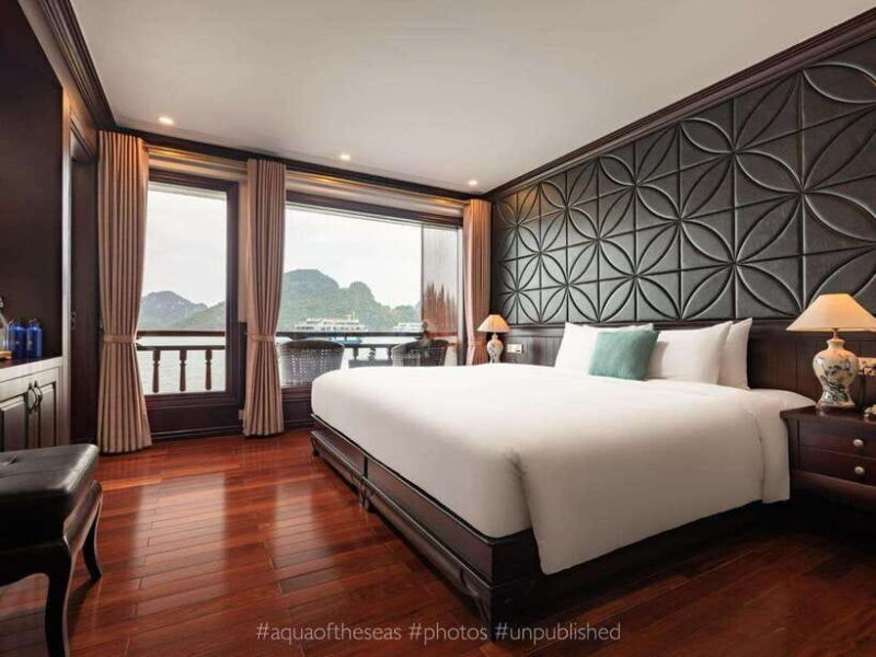 2-Day: Halong Lan Ha Bay 5 Stars Cruises w/Balcony & Bathtub - Discover the 2-Day Halong Lan Ha Bay 5 Stars Cruise with Balcony & Bathtub